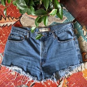 Levi’s 505 Jean shorts, size 36 women’s 12/14